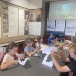 27.07.2023. Sandomierz. Zajęcia dla dzieci w Muzeum Zamkowym / Fot. Grażyna Szlęzak - Radio Kielce