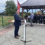 29.07.2023. Smerdyna. Jubileusz 95-lecia istnienia OSP w Smerdynie, w gminie Staszów. Na zdjęciu (przemawia): poseł Marek Kwitek / Fot. Grażyna Szlęzak – Radio Kielce