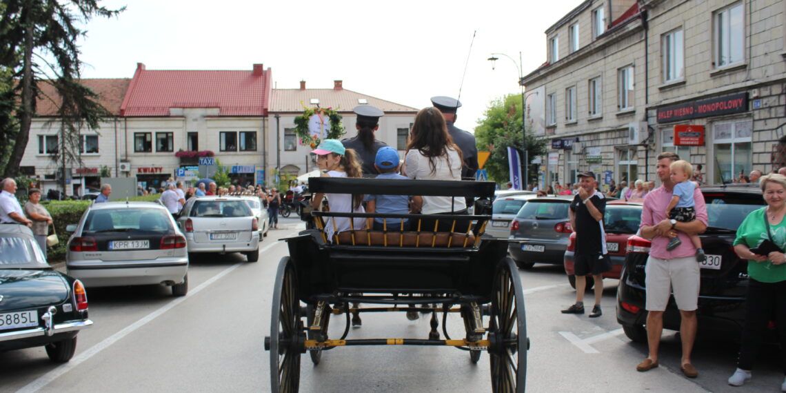 23.07.2023. Pińczów: I Nadnidziańska Parada Karet i Zaprzęgów Konnych. / Fot. Marta Gajda-Kruk - Radio Kielce