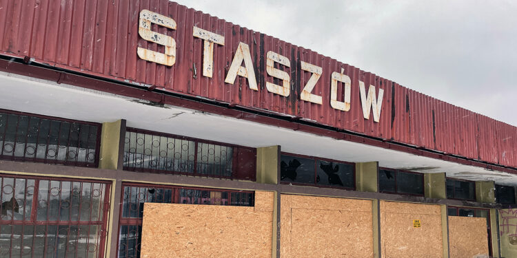 01.04.2022. Staszów. Dworzec kolejowy / Fot. Robert Felczak – Radio Kielce