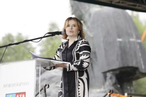 12.07.2023. 80. rocznica pacyfikacji Michniowa. Na zdjęciu: Anna Krupka - wiceminister sportu i turystyki / Fot. Jarosław Kubalski - Radio Kielce