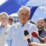 16.07.2023. Kielce. Piknik Rodzinny Rodzina 800+. Na zdjęciu (od lewej): Jarosław Rusiecki - senator PiS, Zbigniew Koniusz - wojewoda świętokrzyski i Mariusz Gosek - prezes świętokrzyskich struktur Suwerennej Polski / Fot. Jarosław Kubalski - Radio Kielce