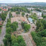 13.07.2023. Kielce. Wyburzanie byłego szpitala dziecięcego przy ulicy Langiewicza / Fot. Jarosław Kubalski – Radio Kielce