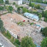 13.07.2023. Kielce. Wyburzanie byłego szpitala dziecięcego przy ulicy Langiewicza / Fot. Jarosław Kubalski – Radio Kielce