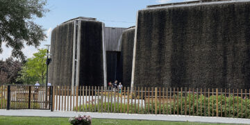16.07.2023. Busko-Zdrój. Tężnia solankowa / Fot. Robert Felczak – Radio Kielce