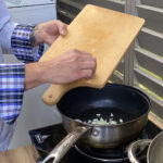 14.07.2023. Radio Kielce. Gotowanie na antenie – filmowe przepisy / Fot. Angelika Rejnowicz – Radio Kielce