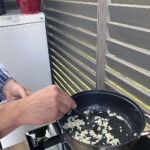 14.07.2023. Radio Kielce. Gotowanie na antenie – filmowe przepisy / Fot. Angelika Rejnowicz – Radio Kielce