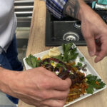 14.07.2023. Radio Kielce. Gotowanie na antenie – filmowe przepisy / Fot. Angelika Rejnowicz – Radio Kielce