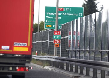 Stawki za przejazd drogami znacząco wzrosną? - Radio Kielce Stawki za przejazd drogami znacząco wzrosną?