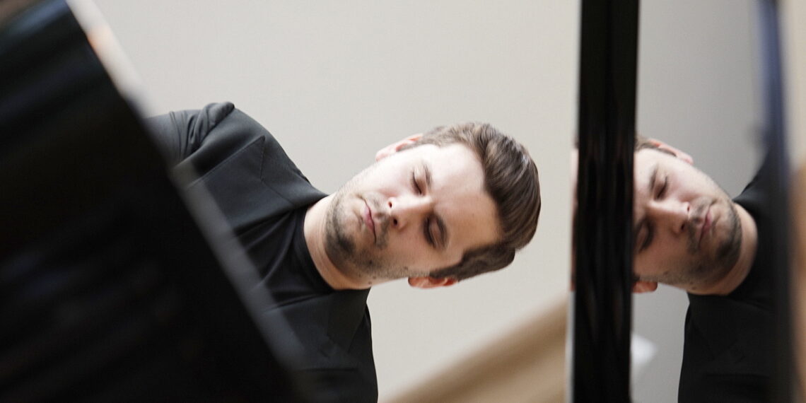 15.07.2023. Kielce. Pierwszy koncert z cyklu „Chopinowskie inspiracje”. Na zdjęciu: Kamil Pacholec / Fot. Jarosław Kubalski - Radio Kielce