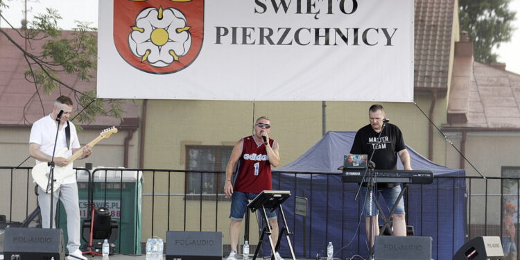 16.07.2023 Pierzchnica. Festyn / Fot. Jarosław Kubalski - Radio Kielce