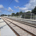 27.07.2023. Rykoszyn. Przystanek kolejowy po gruntownej modernizacji / Fot. Dionizy Krawczyński – Radio Kielce