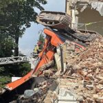 Dramatyczny wypadek podczas rozbiórki. Przewróciła się koparka - Radio Kielce Śledztwo w sprawie śmiertelnego wypadku w koparce umorzone