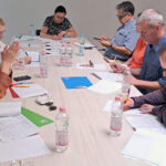 Kołobrzeg. V Ogólnopolski Przegląd Twórczości Przemysława Gintrowskiego „Pamiątki”. Na zdjęciu obrady jury / źródło: Audytorium17