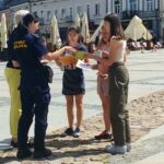 Kolorowanki od straży miejskiej - Radio Kielce 02.08.2023. Kielce. Obchody dnia kolorowanki / Fot. Marcin Marszałek - Radio Kielce