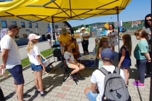 13.08.2023. Chęciny. Piknik promujący świadczenie 800 plus / Fot. Marcin Marszałek - Radio Kielce