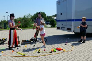 13.08.2023. Chęciny. Piknik promujący świadczenie 800 plus / Fot. Marcin Marszałek - Radio Kielce