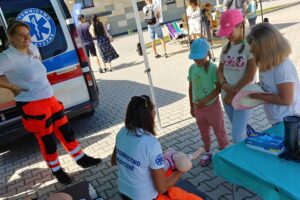 13.08.2023. Chęciny. Piknik promujący świadczenie 800 plus / Fot. Marcin Marszałek - Radio Kielce