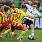 Starali się, ale znów przegrali. Trzecia z rzędu porażka Korony - Radio Kielce 20.08.2023. Warszawa. 5. kolejka PKO BP Ekstraklasy Legia Warszawa - Korona Kielce / Fot. Leszek Szymański - PAP