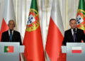 22.08.2023. Warszawa. Prezydent Portugalii Marcelo Rebelo de Sousa (z lewej) oraz prezydent RP Andrzej Duda (z prawej) podczas wspólnej konferencji prasowej, po spotkaniu w Belwederze / Fot. Piotr Nowak - PAP