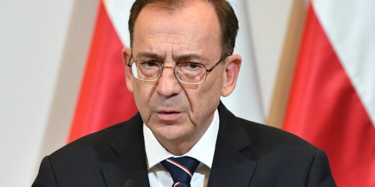 Szef MSWiA: jeżeli dojdzie do krytycznego incydentu na granicy z Białorusią, zamknięte zostaną wszystkie przejścia graniczne - Radio Kielce Szef MSWiA: jeżeli dojdzie do krytycznego incydentu na granicy z Białorusią, zamknięte zostaną wszystkie przejścia graniczne