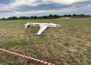 Na lotnisku rozbił się szybowiec, pilot się katapultował