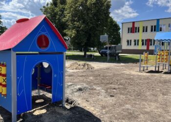 Szkoła w Wolicy ma nowy plac zabaw