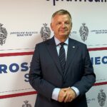 Senatorowie PiS zbierają podpisy na listach poparcia