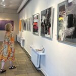 27.08.2023. Sandomierz. Galeria Sztuki Współczesnej Biura Wystaw Artystycznych. Wystawa „Formy” / Fot. Grażyna Szlęzak - Radio Kielce