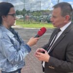 08.08.2023. Skarżysko-Kościelne. Promocja programu „Czyste Powietrze” ze świętokrzyskimi sołtysami. Na zdjęciu: Iwona Murawska-Bujnowicz - Radio Kielce i Ryszard Gliwiński - prezes zarządu WFOŚiGW / Fot. Krzysztof Bujnowicz - Radio Kielce