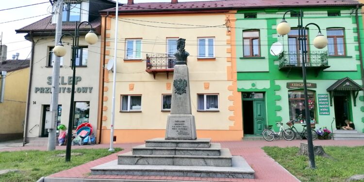 02.08.2023. Działoszyce. Pomnik Tadeusza Kościuszki / Fot. Marta Gajda-Kruk – Radio Kielce