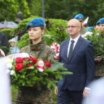 01.08.2023. Kielce. Obchody 79. rocznicy Powstania Warszawskiego. Na zdjęciu (w środku): Piotr Wawrzyk - wiceminister spraw zagranicznych / Fot. Wiktor Taszłow - Radio Kielce