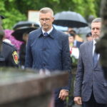 01.08.2023. Kielce. Obchody 79. rocznicy Powstania Warszawskiego. Na zdjęciu (od lewej): Bogdan Wenta - prezydent Kielc, Jarosław Karyś - przewodniczący Rady Miasta Kielce / Fot. Wiktor Taszłow - Radio Kielce