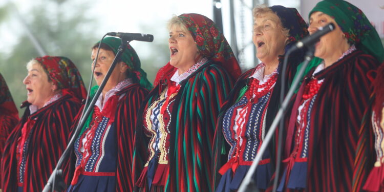 06.08.2023 Chmielnik. 23. Powiatowy Przegląd Zespołów Folklorystycznych i Solistów / Fot. Wiktor Taszłow – Radio Kielce