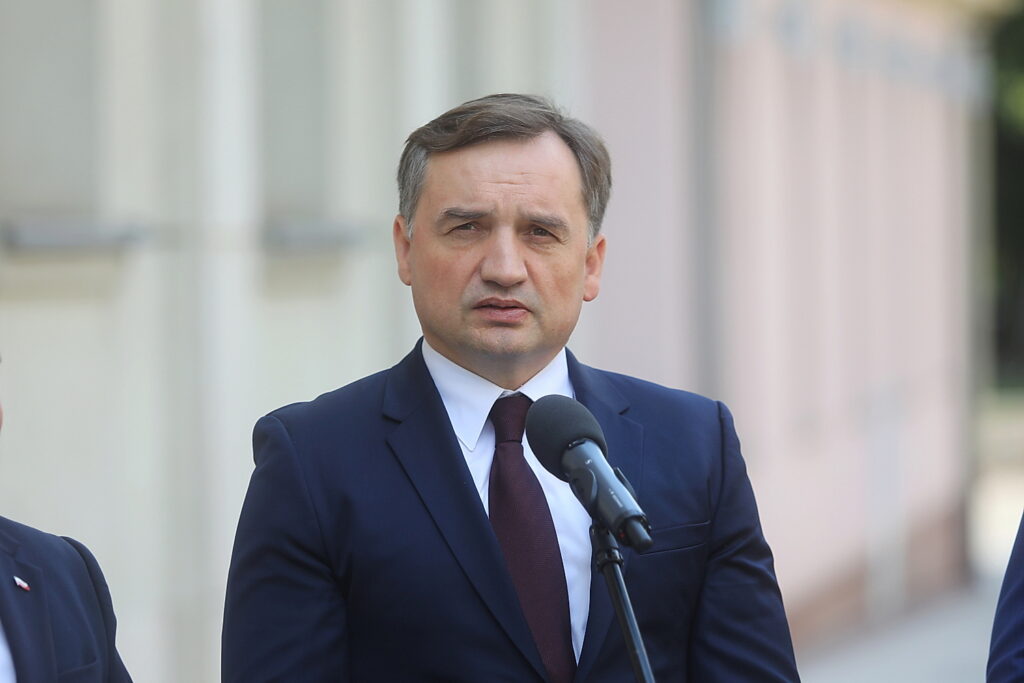 Prokuratura zabezpieczyła majątek Ziobry - Radio Kielce Prokurator skierował wniosek o tymczasowy areszt wobec Zbigniewa Ziobry