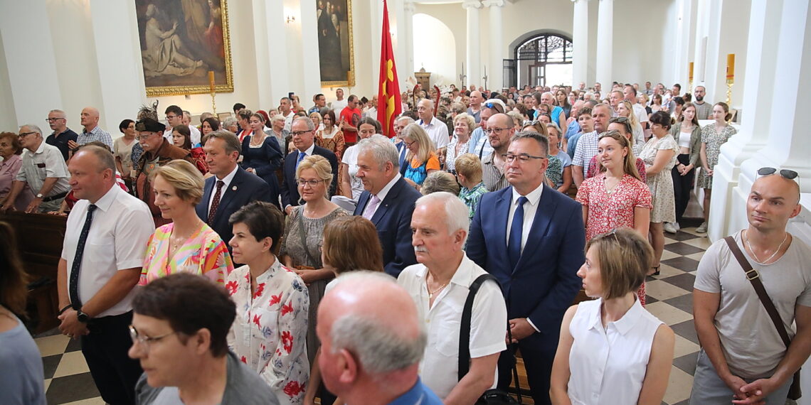 20.08.2023. Święty Krzyż. Widowisko historyczne „Opowieść jako żywa…”. / Fot. Wiktor Taszłow - Radio Kielce