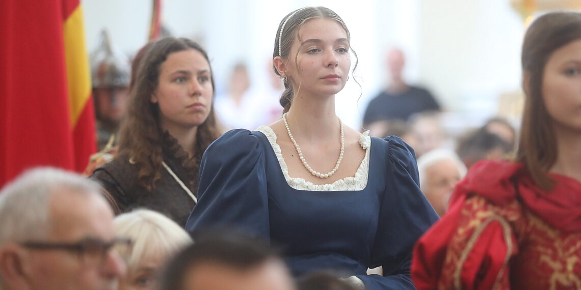 20.08.2023. Święty Krzyż. Widowisko historyczne „Opowieść jako żywa…”. / Fot. Wiktor Taszłow - Radio Kielce