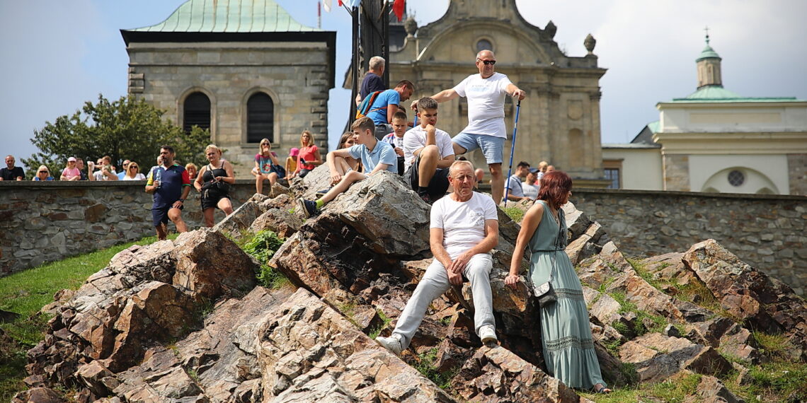 20.08.2023. Święty Krzyż. Widowisko historyczne „Opowieść jako żywa…”. / Fot. Wiktor Taszłow - Radio Kielce