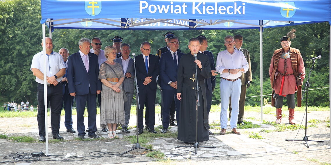 20.08.2023. Święty Krzyż. Widowisko historyczne „Opowieść jako żywa…”. / Fot. Wiktor Taszłow - Radio Kielce