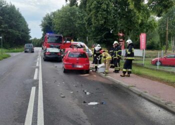 Wypadek w Staszowie. Ranne małe dzieci