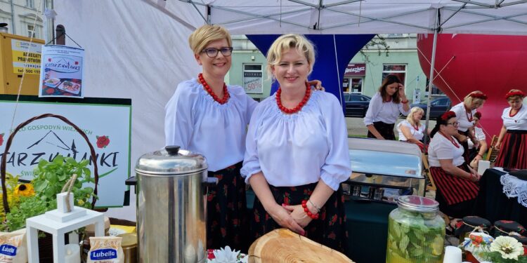 Katarzynianki polecają zupę fasolową i… placki piecone na blase - Radio Kielce