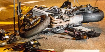 Poważny wypadek koło Włoszczowy. Motocyklista walczy o życie