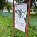 Miejskie place zabaw i niebezpieczeństwa - Radio Kielce 08.08.2023. Kielce. Zniszczony plac zabaw. Ulica Paderewskiego / Fot. Wiktor Taszłow - Radio Kielce