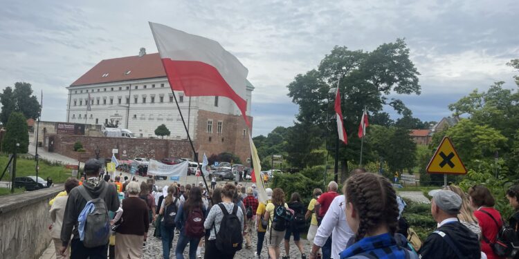 Przed nimi dziewięć dni wędrówki. Pielgrzymi z Sandomierza wyruszyli na Jasną Górę