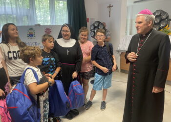 Sandomierska Caritas przygotowała wyprawki dla dzieci