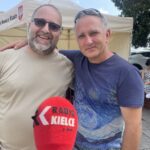 27.08.2023. Sandomierz. Koncert „Kto to miasto wyczarował”. Na zdjęciu (od lewej): Mariusz Dekiel i Jacek Kadis / Fot. Grażyna Szlęzak - Radio Kielce