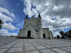 08.08.2023. Daleszyce. Zabytkowy kościół parafialny pw. św. Michała Archanioła w Daleszycach / Fot. Michał Kita - Radio Kielce