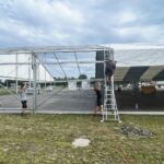 17.08.2023. Kielce. Targi Kielce. Budowa dodatkowej, tymczasowej hali / Fot. Jarosław Kubalski – Radio Kielce