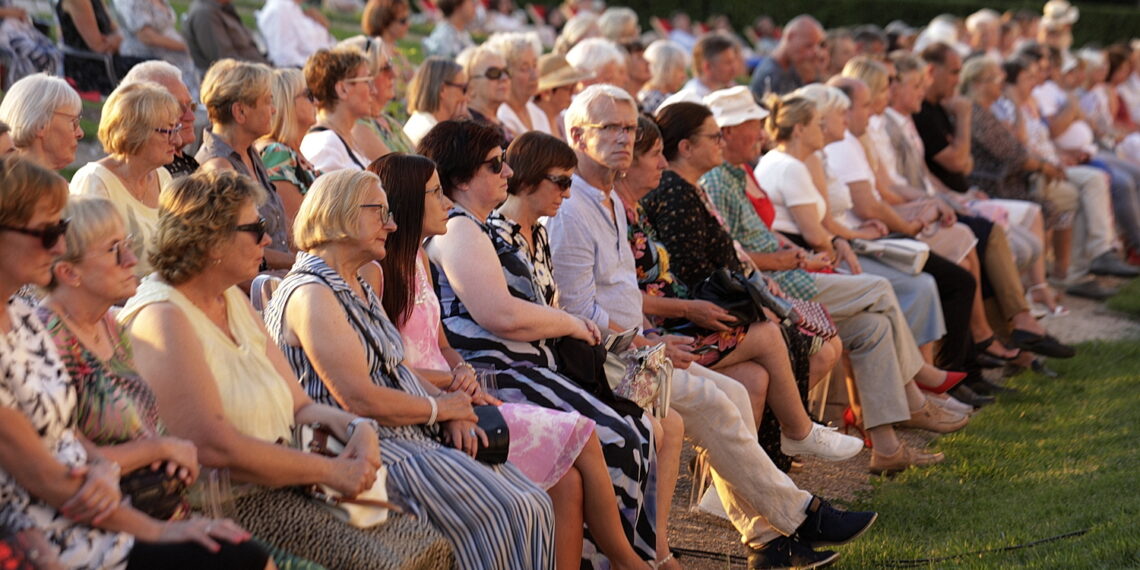 15.08.2023 Kielce. Ogród Włoski Pałacu Biskupów. Koncert z cyklu "Chopinowskie Inspiracje" / Fot. Jarosław Kubalski - Radio Kielce