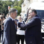 12.08.2023 Kielce. 58. Marsz Szlakiem Pierwszej Kompanii Kadrowej. Na zdjęciu od lewej: przewodniczący Rady Miasta Kielce Jarosław Karyś i szef Urzędu ds. Kombatantów i Osób Represjonowanych Jan Józef Kasprzyk / Fot. Jarosław Kubalski - Radio Kielce